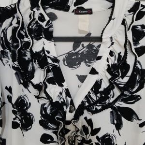 Black and white flower top